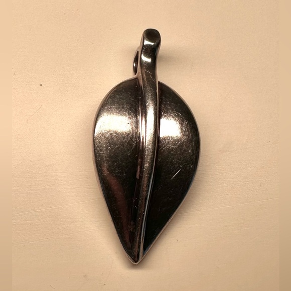 TOUS Sterling Silver Leaf Pendant